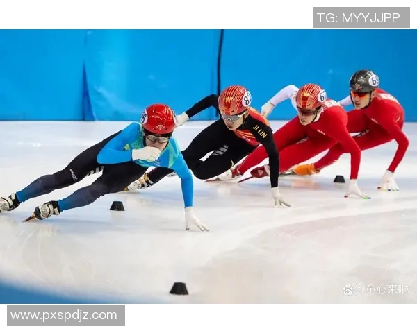 中国选手包揽短道速滑世界杯前三 场馆欢呼声震天气氛热烈