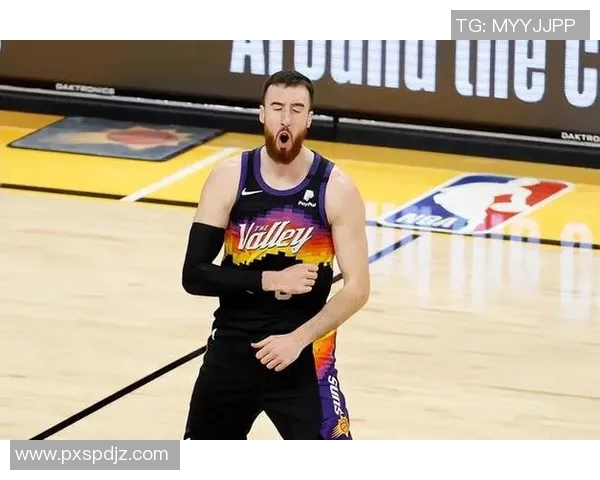 太阳赛场球员细节动作引发关注 球迷热议赛场微妙互动与心理战 太阳赛场球员细节动作引发关注 球迷热议赛场微妙互动与心理战